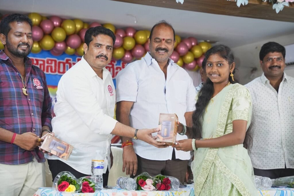 కత్తిపూడిలో విక్టరీ విజన్ ఒకేషనల్ జూనియర్ కాలేజ్ వార్షికోత్సవం: విద్యార్థులే రేపటి జాతి సంపద.. ఘనంగా పాల్గొన్న జనసేన రాష్ట్ర సంయుక్త కార్యదర్శి మేడిశెట్టి సూర్య కిరణ్ (బాబి)!