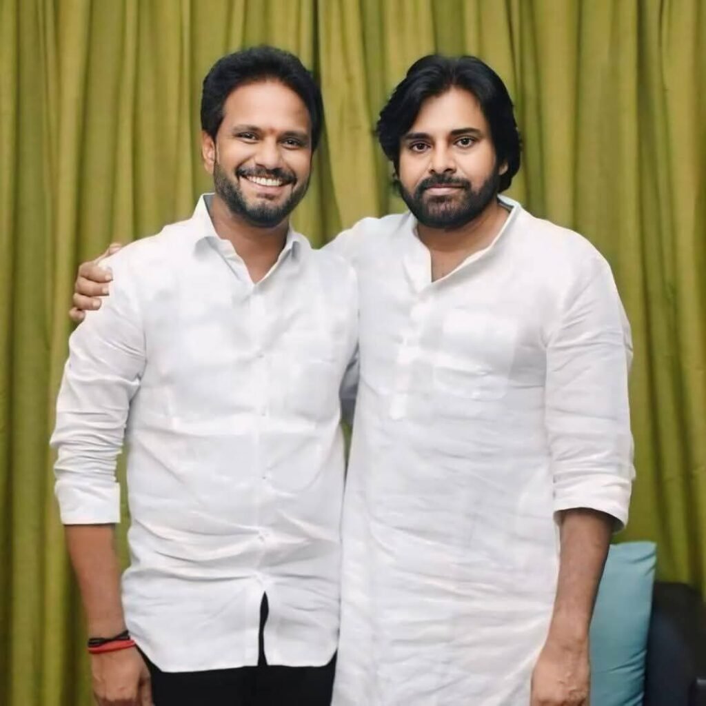 రాజమండ్రి మేయర్ అభ్యర్థిగా యర్నాగుల శ్రీనివాస్‌కు అవకాశం ఇవ్వాలి: అధిష్ఠానాన్ని కోరుతున్న జనసైనికులు, వీర మహిళలు!