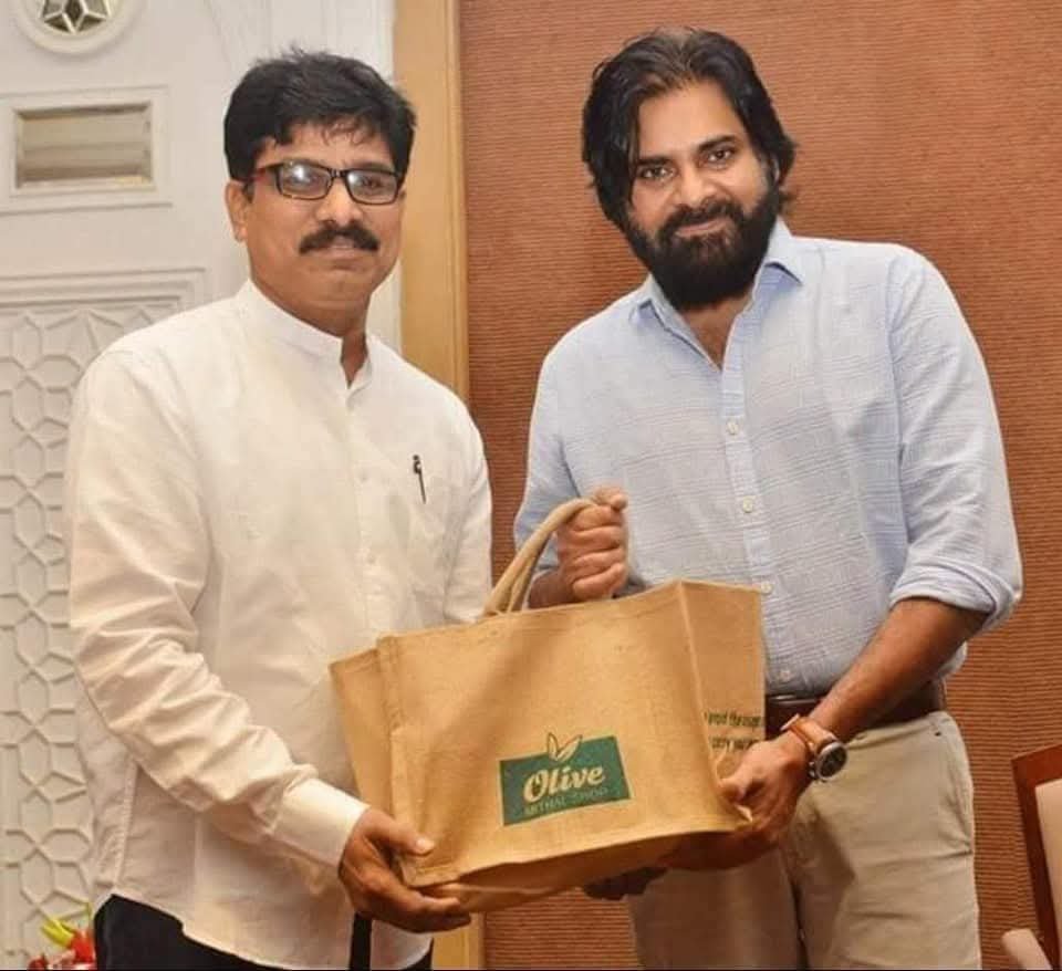 ఆత్మీయ మిత్రుడు, సేవాతత్పరుడు రాందాస్ చందకకు ఘనంగా జన్మదిన శుభాకాంక్షలు తెలిపిన కటకం రామకృష్ణ!