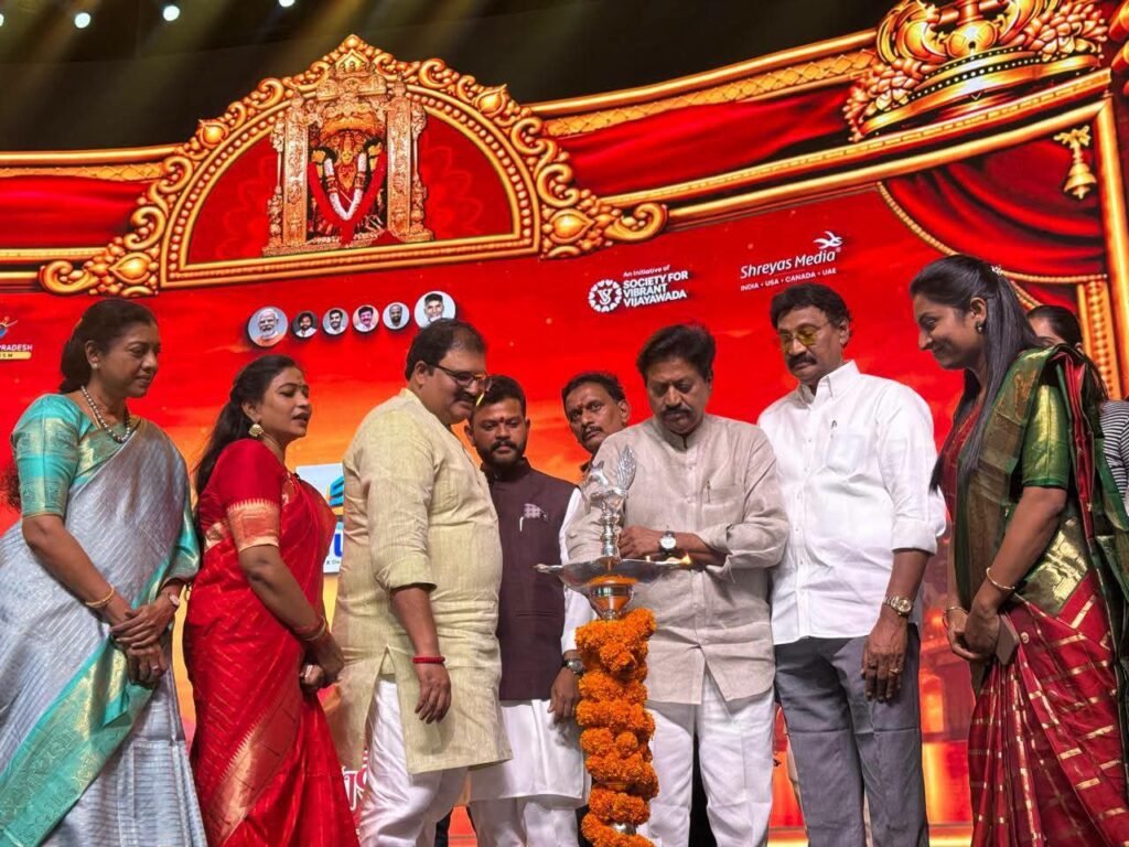 విజయవాడ ఉత్సవ్ 2.0లో సందడి: కేంద్ర మంత్రి రామ్మోహన్ నాయుడు, హోం మంత్రి అనితతో కలిసి పాల్గొన్న ఎన్టీఆర్ జిల్లా జనసేన అధ్యక్షుడు సామినేని ఉదయభాను!