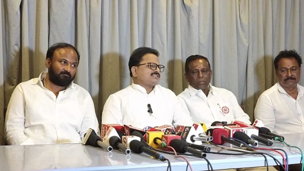నెల్లూరు కార్పొరేషన్ ఎన్నికల్లో ఒంటరి పోరుకు జనసేన సై: సీట్ల సర్దుబాటుపై తెగని పంచాయితీ.. 30% స్థానాల్లో పోటీ చేస్తామన్న రాష్ట్ర ప్రధాన కార్యదర్శి తమ్మిరెడ్డి శివశంకర్!