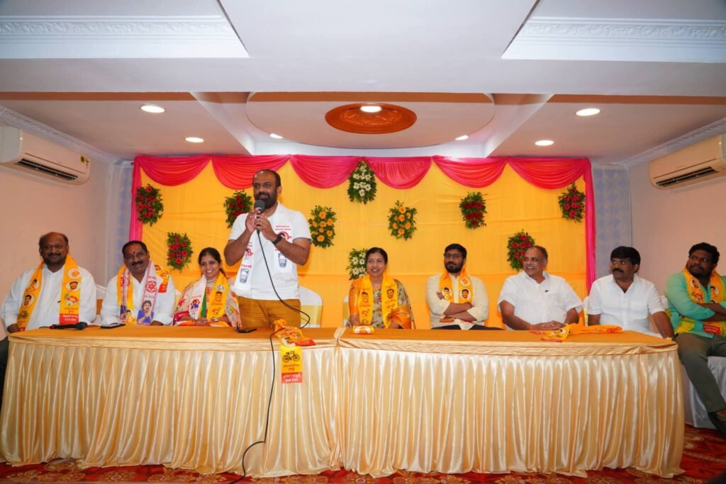 విజయవాడ 2వ డివిజన్‌లో కదం తొక్కిన కూటమి శ్రేణులు: కార్యకర్తలతో ఆత్మీయ సమావేశం.. మేయర్ పీఠం కైవసమే లక్ష్యంగా క్షేత్రస్థాయి వ్యూహరచన!