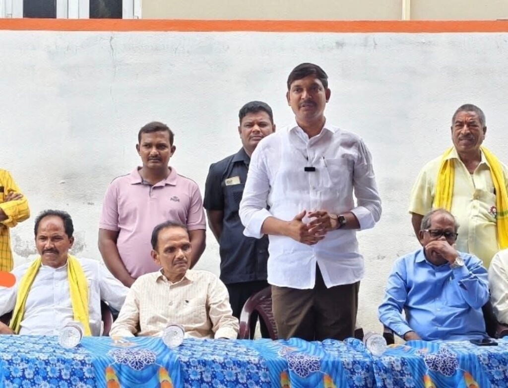 పెడన రైతాంగానికి కొండంత ఆసరా: నాలుగు మండలాలనూ కరువు ప్రాంతాలుగా ప్రకటించిన సీఎం చంద్రబాబు.. ఎమ్మెల్యే కాగిత కృష్ణప్రసాద్ కృషిని కొనియాడిన టీడీపీ జిల్లా అధికార ప్రతినిధి కూనసాని చిన్న!