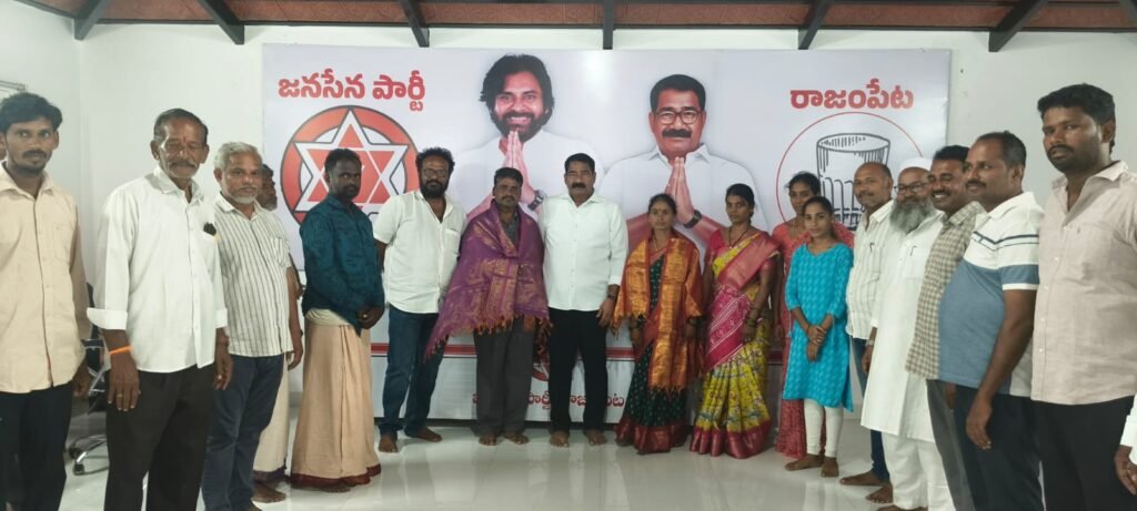హస్తవరం, చెర్లోపల్లి హైస్కూల్ స్కూల్ కమిటీ ప్రతినిధులకు యల్లటూరు శ్రీనివాసరాజు ఘన సన్మానం: ప్రభుత్వ పాఠశాలల అభివృద్ధిలో కమిటీల పాత్ర కీలకం!