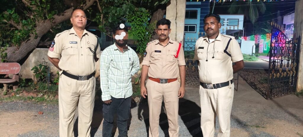 దొంగతనం కేసులో నిందితుడి అరెస్ట్: 20 గ్రాముల బంగారం స్వాధీనం చేసుకున్న కృత్తివెన్ను పోలీసులు!