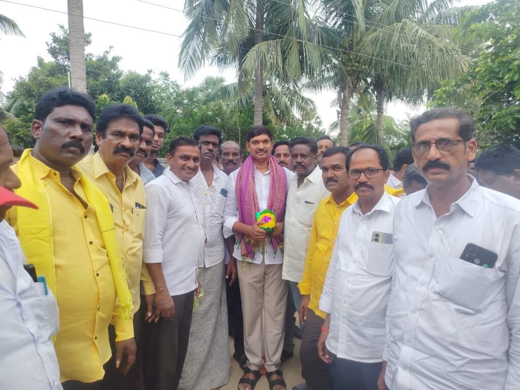 పల్లె పండుగ 3.0’తో గ్రామాల ప్రగతి: మునిపెడలో రూ.7 లక్షల సీసీ రోడ్డు పనులకు శంకుస్థాపన చేసిన ఎమ్మెల్యే కాగిత కృష్ణప్రసాద్!