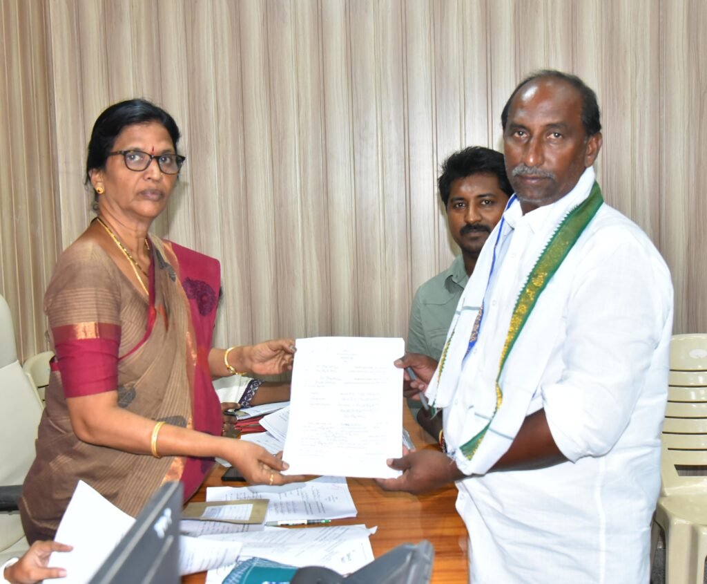 కృత్తివెన్ను మండల వైఎస్సార్‌సీపీ అభ్యర్థిగా పులగం సుబ్రహ్మణ్యం నామినేషన్ దాఖలు: ఎన్నికల ప్రచారంలోకి ప్రధాన ప్రతిపక్షం.. పెడన నియోజకవర్గంలో రసవత్తరంగా మారిన స్థానిక సమరం!