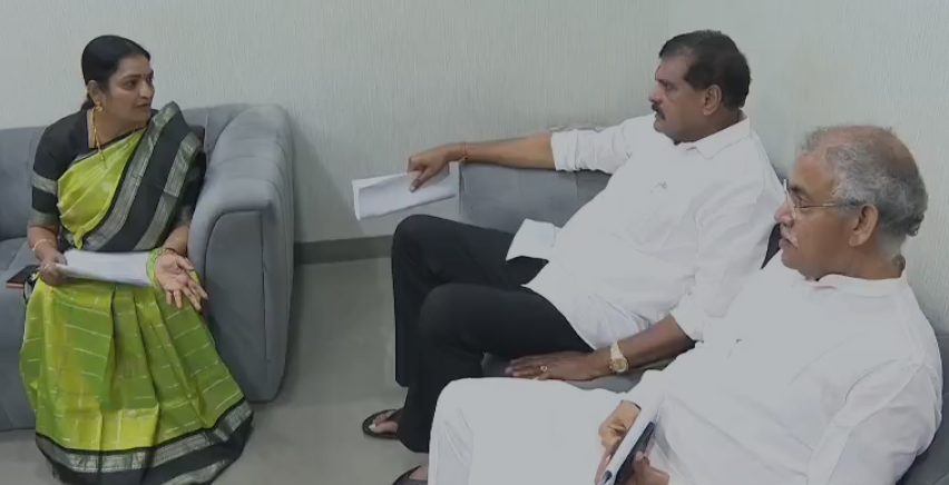 వైఎస్సార్‌సీపీ సీనియర్ నేతల కీలక భేటీ… బీసీ నాయకుల సమావేశంలో పాల్గొన్న బొత్స సత్యనారాయణ, ధర్మాన కృష్ణదాస్ తదితరులు