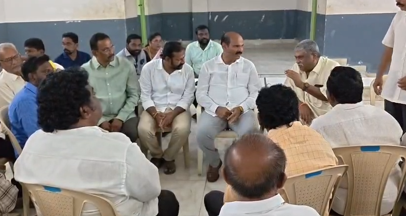 నూజివీడులో ఘనంగా గాంధీ జయంతి వేడుకలు.. మహాత్మా గాంధీ విగ్రహాలకు నివాళులర్పించనున్న మంత్రి కొలుసు పార్థసారథి