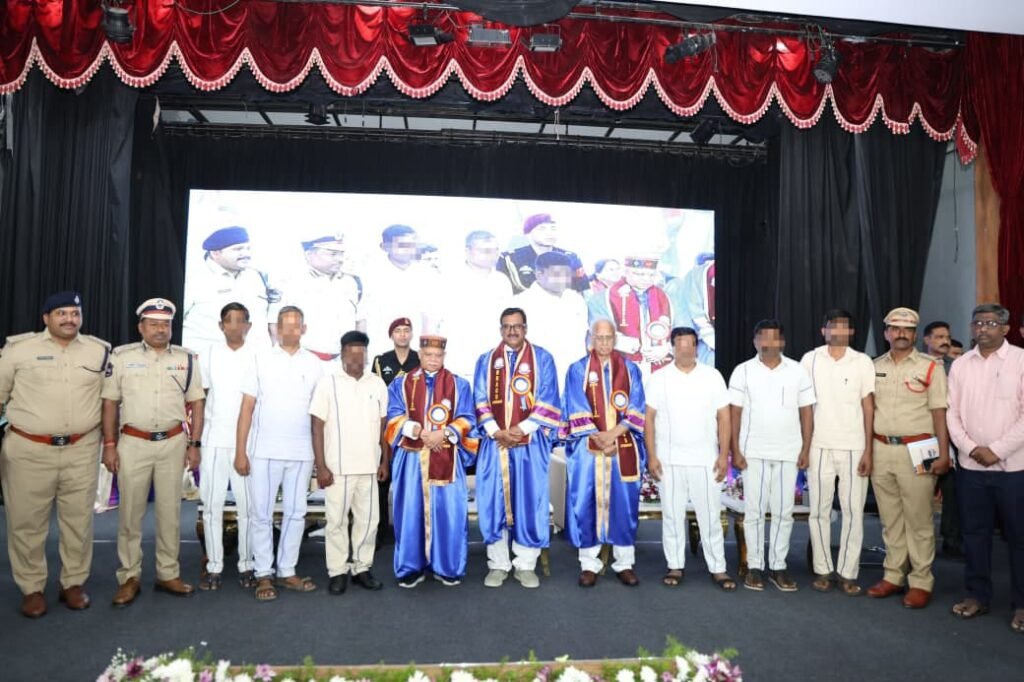 జైలు జీవితాన్ని అభ్యసన వేదికగా మలుచుకున్న ఖైదీలు.. డాక్టర్ బీఆర్ అంబేడ్కర్ ఓపెన్ యూనివర్సిటీ స్నాతకోత్సవంలో 10 మంది ఖైదీలకు పీజీ పట్టాలు ప్రదానం
