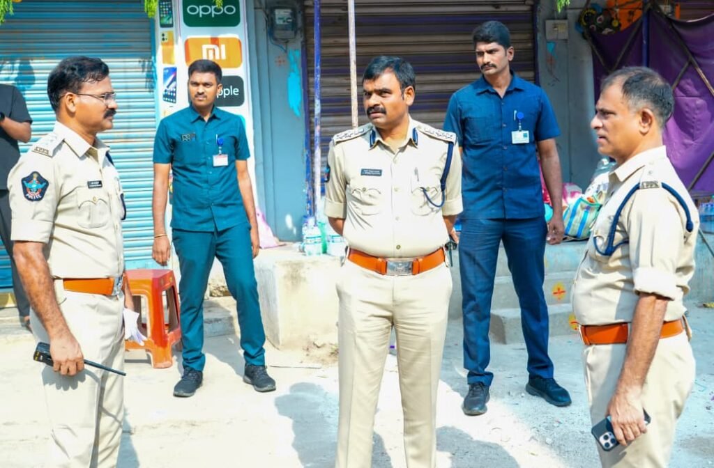 వెంకటగిరి పోలేరమ్మ జాతర బందోబస్తు పరిశీలించిన జిల్లా ఎస్పీ… భక్తులకు పూర్తి రక్షణ కల్పించాలని ఆదేశం