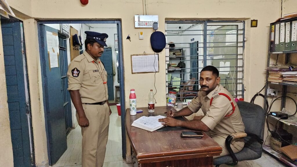 మదనపల్లెలో ముమ్మరంగా రాత్రి గస్తీ మరియు ప్రత్యేక తనిఖీలు.. డ్రైవర్ల కోసం వినూత్నంగా ‘ఫేస్ వాష్ అండ్ గో’ కార్యక్రమం