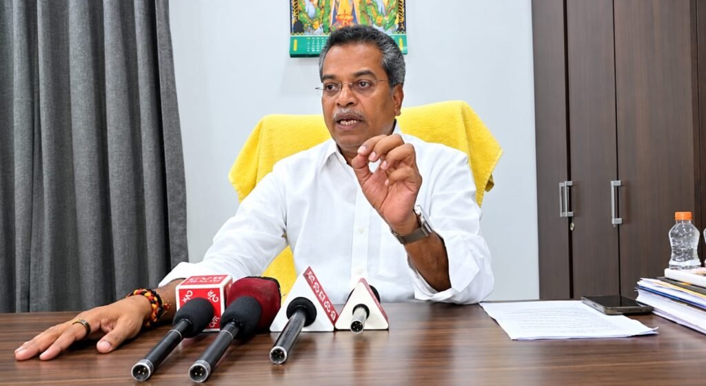 బీసీలకు రాజ్యాధికారమే కూటమి ప్రభుత్వ ధ్యేయం.. న్యాయపరమైన అడ్డంకులు ఎదురైనా బీసీలకు పూర్తి న్యాయం చేస్తామని స్పష్టం చేసిన మైలవరం ఎమ్మెల్యే వసంత కృష్ణప్రసాద్