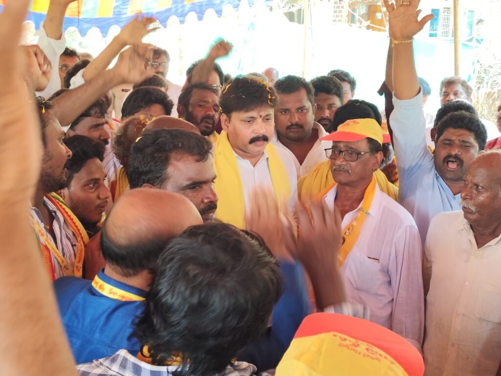 చింతలపూడి నియోజకవర్గంలో వైకాపాకు భారీ షాక్… టీడీపీలోకి ముప్పై మందికి పైగా నేతల చేరిక